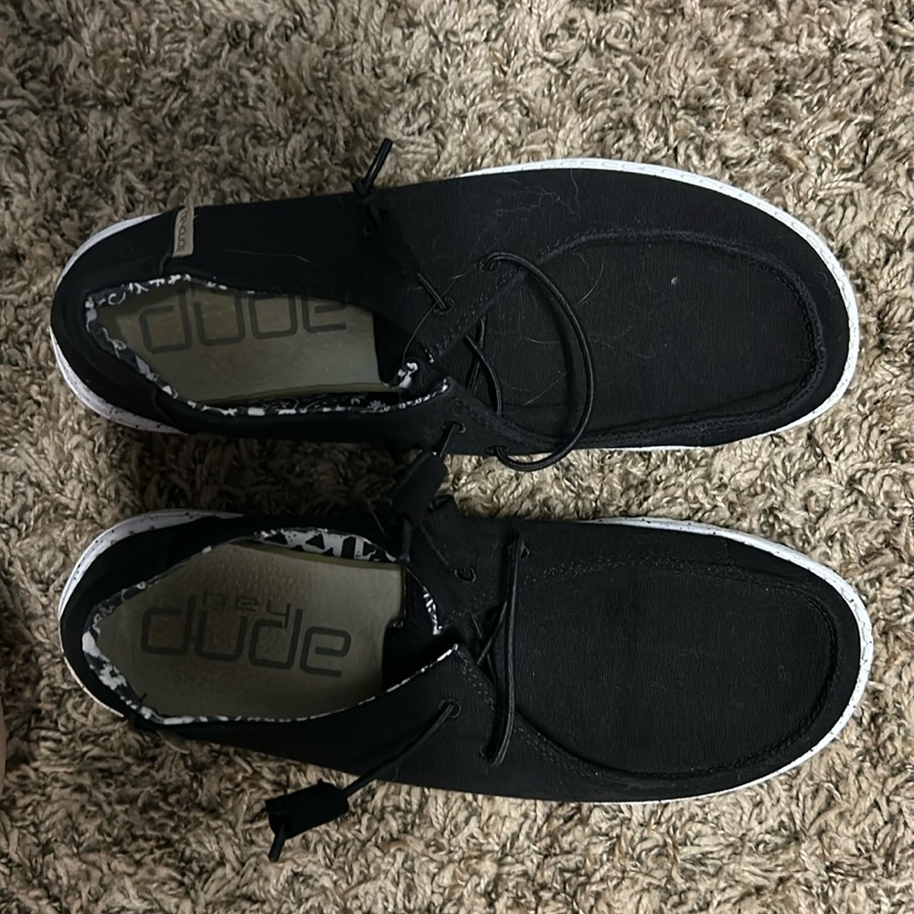 Hey Dude Size 9